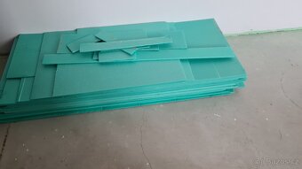 Plovoucí podlaha s nápisy včetně podložky Starlon cca 20 m2 - 8