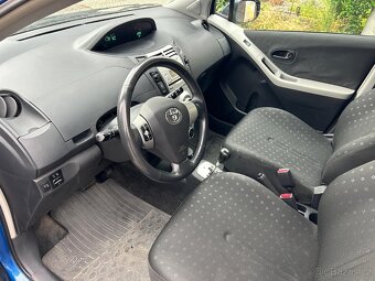 Toyota Yaris 1,3 VVT-i 64 KW r.v. 2007 automat - 8