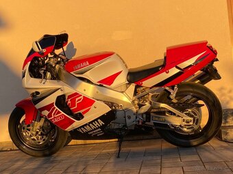 Yamaha YZF 750 R top stav - 8