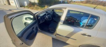 Renault Clio 1.4i benzin - 8