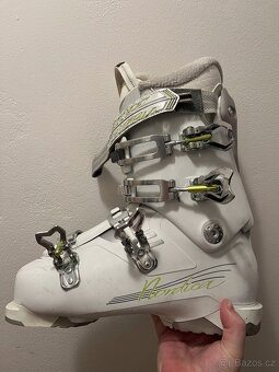 Kompletní lyžařský set (Lyže, boty, hůlky, helma, brýle) - 8