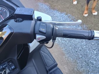 Honda Forza 125 - 8