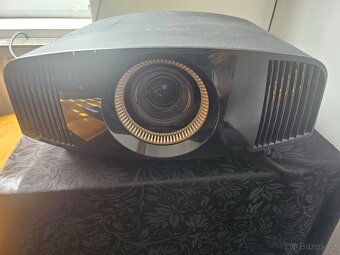 4k 3D projektor Sony VPL-VW500ES 4K SXRD - 8