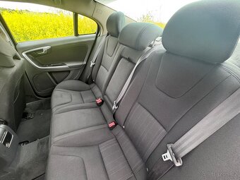 Volvo S60 (2011) - 8