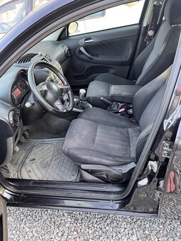 Alfa Romeo 147 1.9 jtd - 8