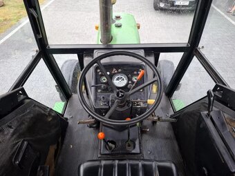 John Deere 2030 - 8