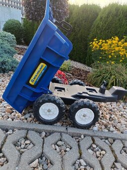 Šlapací traktor New Holland s nakladačem a rypadlem - 8