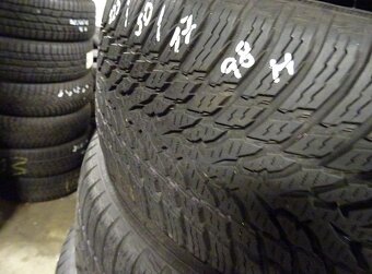 Zimní pneu Nokian a Barum, 225/50/17, 4 ks, 6,5-7 mm - 8
