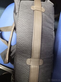 Nenošená velká kabelka taška přes rameno Lassig - 8