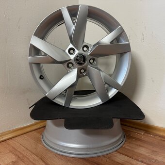ŠKODA OCTAVIA IV 4 5x112 R17 ET46 6.5Jx17 57,1mm - 8