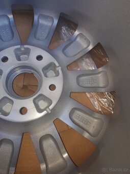 Dacia duster nova hlinikova kola 5x114.3 R16 - 8