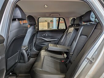 BMW Řada 3 330e xDrive ADVANTAGE, ČR, DPH - 8