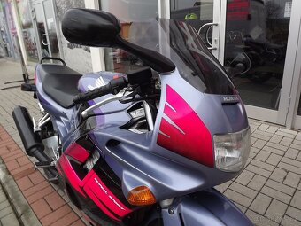 Honda CBR 600F - 8