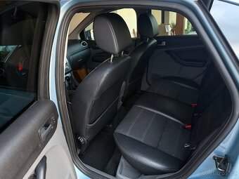 Prodám Ford Focus 1.8 hatchback - 8