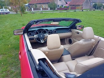 Ford Mustang Cabrio - 8