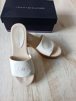 Pantofle na podpatku, dřevaky Tommy Hilfiger - 8