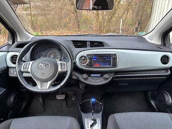 Toyota Yaris, 1.5 Hybrid PLNÝ SERVIS TOYOTA NEHAVAROVANÉ - 8