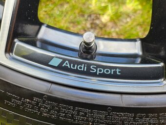 Kompletní letní orig. Audi Q8 SPORT - 285/40 R22 XL - 5x112 - 8