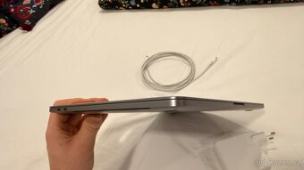 Prodám MacBook Pro 13” (2017) – 16 GB RAM, 512 GB SSD - 8
