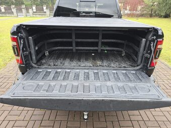 Dodge RAM Sport 5.7 HEMI - 8