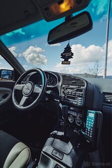 BMW e36 2.5i coupe - 8