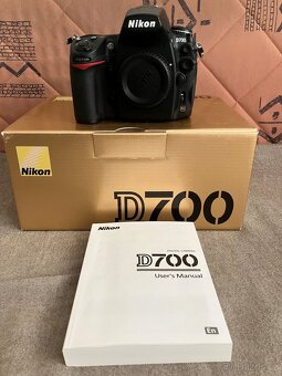 Nikon D700 + bateriový grip MB-D10 - 8