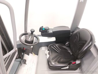 Čelní elektrický vysokozdvižný vozík Jungheinrich EFG215 - 8