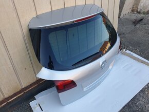 OPEL ASTRA J ZADNÍ DVEŘE
r.v 09-13 COMBI bez nutnosti lakov - 8