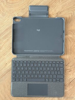 Apple iPad Air 4. generace 2020 256 GB+ Logitech Folio Touch - 8