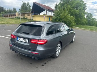 Mercedes E220 W213 AMG NIGHT tažné - 8