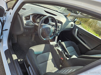 Kia Cee´d SW 1.6 GDi - 8