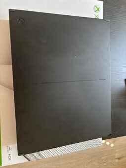 Xbox one S 1TB + 2x ovladač - 8