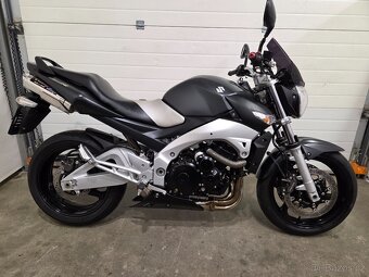 Suzuki GSR 600 - TOP stav - 8