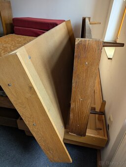 starší skříně - pevné - 8