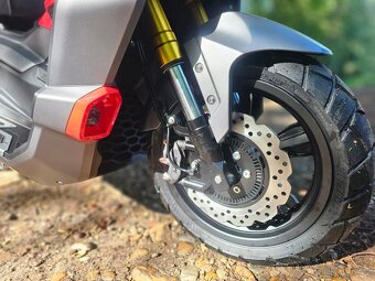 Nový skútr TUMOTO XDV 300 - 8