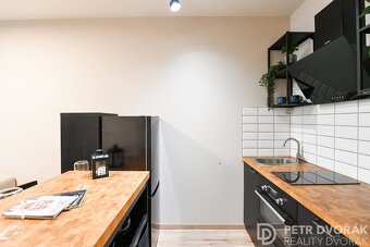 Prodej bytu 2+kk 40 m², Počernická, Praha - Strašnice - 8
