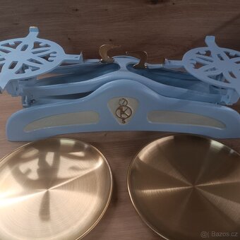 Staré kuchyňské váhy modré - 8