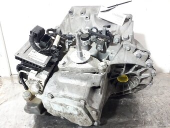 PEUGEOT 5008-1,6HDI-AUTOMAT+DALSI DILY.INFO TEXT. - 8