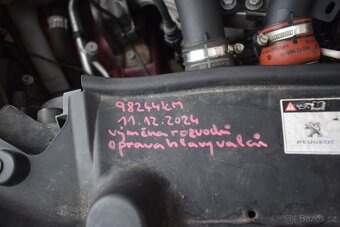 Peugeot 2008 1.2 PureTech ALLURE/VÝBAVA/MAN - 8