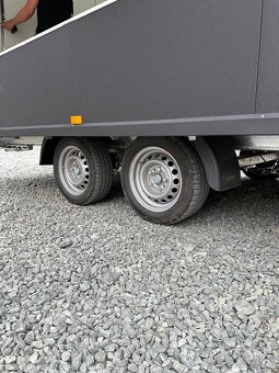 Moderní FoodTruck 4x2,5m - 8