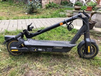 Elektricka koloběžka ninebot G2 MAX - 8