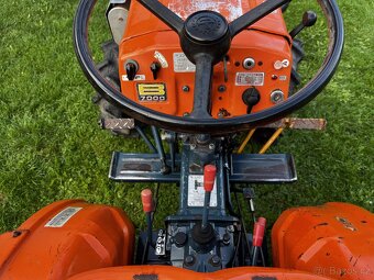 malotraktor Kubota B7000 - 8