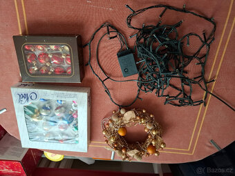 Prodám vánoční ozdoby,osvětlení,stojánek na stromek atd. - 8