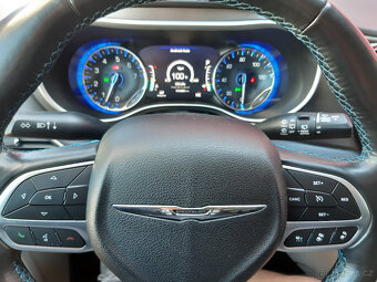 Chrysler Pacifica 3,6L, kůže, radar, 7míst, 2021, nový model - 8