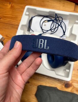 JBL Sluchátka s ANC - 8