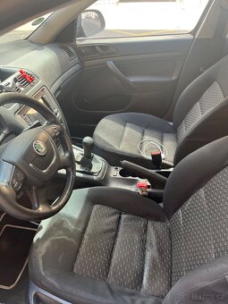 Škoda Octavia II 1.6 MPI – nepojízdná, na opravu nebo ND - 8