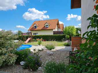Prodej rodinného domu 245 m², pozemek 1 547 m² - 8
