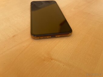 Iphone xs - 8