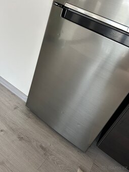 Kombinovaná lednice s mrazákem Samsung RB33J3215SS - 8