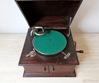 Originální bytový doplněk - starožitný gramofon na kliku - 8